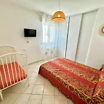Proche Plage, Climatise, Terrasse, Jardinet Et Parking, Tres Calme * Pomérols