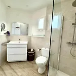 Apartman Proche Plage, Climatise, Terrasse, Jardinet Et Parking, Tres Calme *