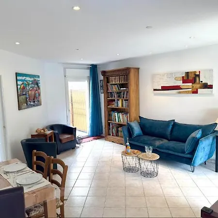 T3 En 3 Etoiles De Plain-pied, Climatise, Terrasse, Jardinet Et Parking, Tres Calme