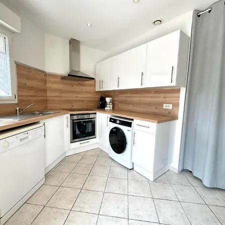 T3 En 3 Etoiles De Plain-pied, Climatise, Terrasse, Jardinet Et Parking, Tres Calme Daire *