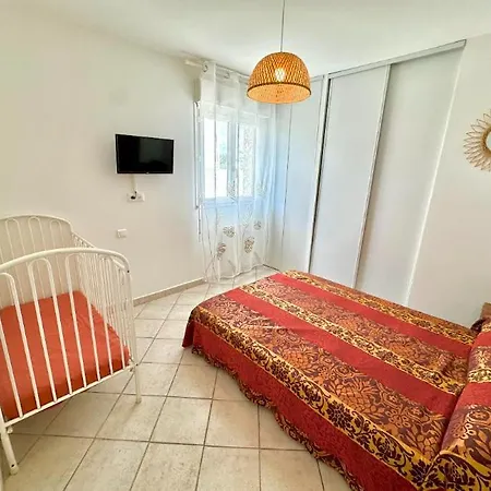 Proche Plage, Climatise, Terrasse, Jardinet Et Parking, Tres Calme * Pomérols