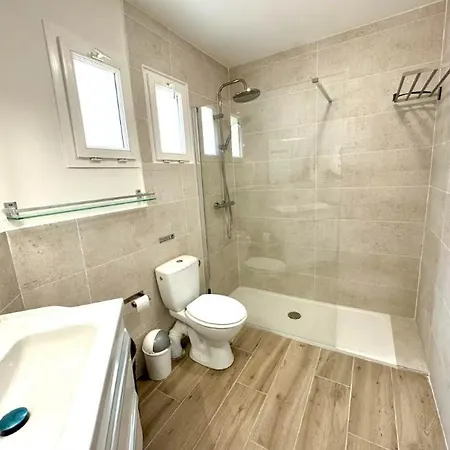 Proche Plage, Climatise, Terrasse, Jardinet Et Parking, Tres Calme Apartament *
