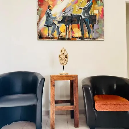Proche Plage, Climatise, Terrasse, Jardinet Et Parking, Tres Calme Apartman *