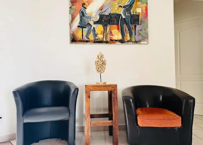 En 3 Epis De Plain-pied, 2 Chambres, Climatise, Terrasse, Jardinet Et Parking, Tres Calme Apartament *