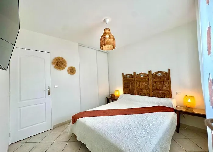En 3 Epis De Plain-pied, 2 Chambres, Climatise, Terrasse, Jardinet Et Parking, Tres Calme Pomérols
